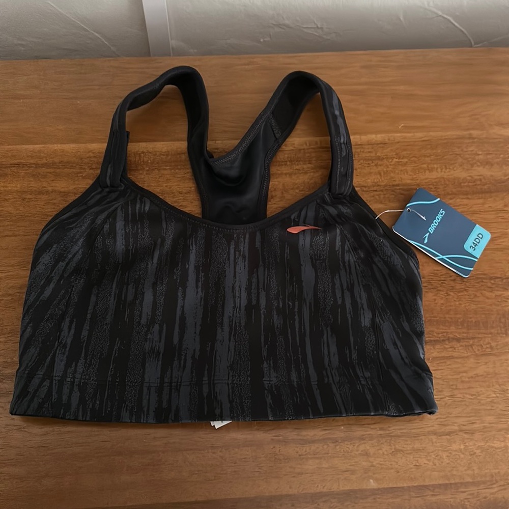 Brooks rebound racer sports bra 34DD/34E new with tags